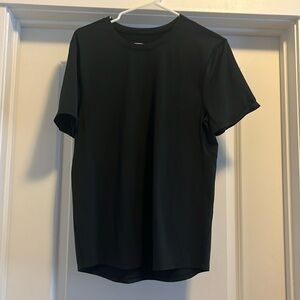 Men’s Lululemon shirt size M